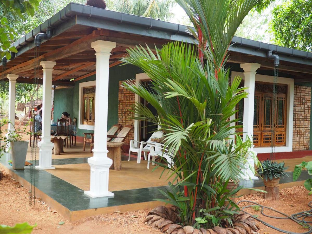 Thilina Homestay Sigiriya Esterno foto